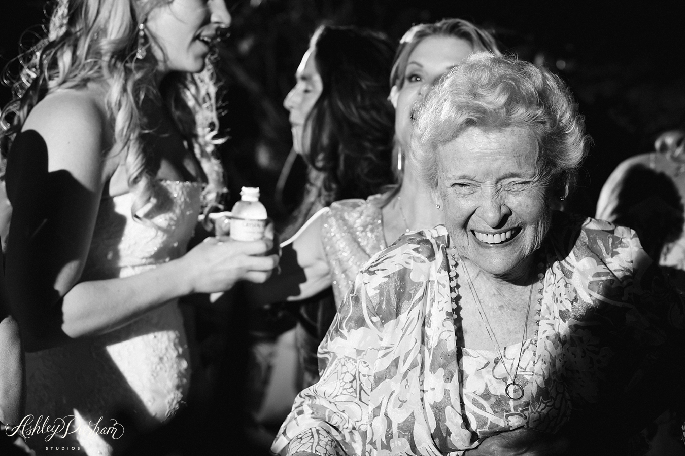 grandma dancing pics, reception photo ideas