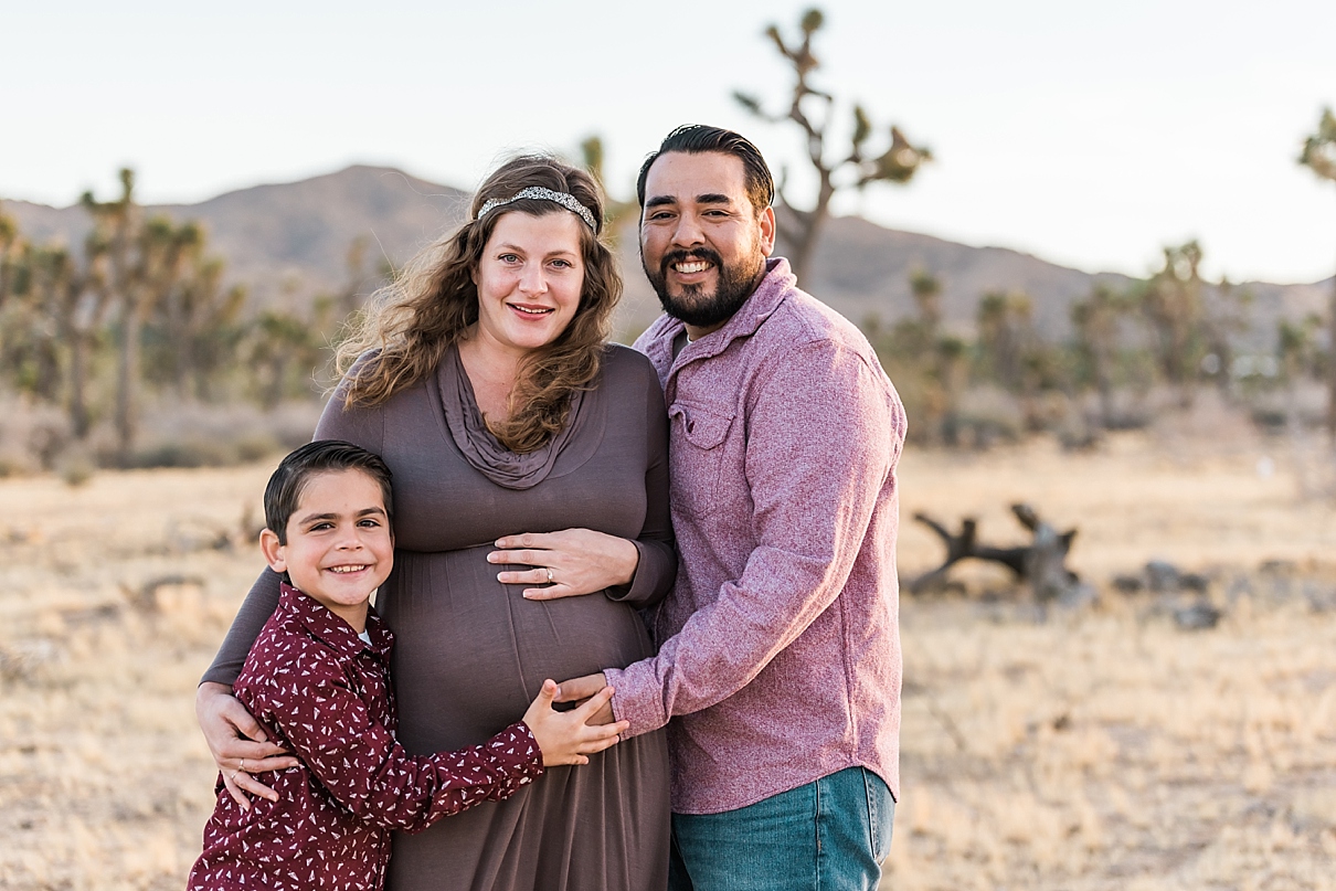 Joshua Tree maternity photos, desert maternity photos, desert pregnancy photos