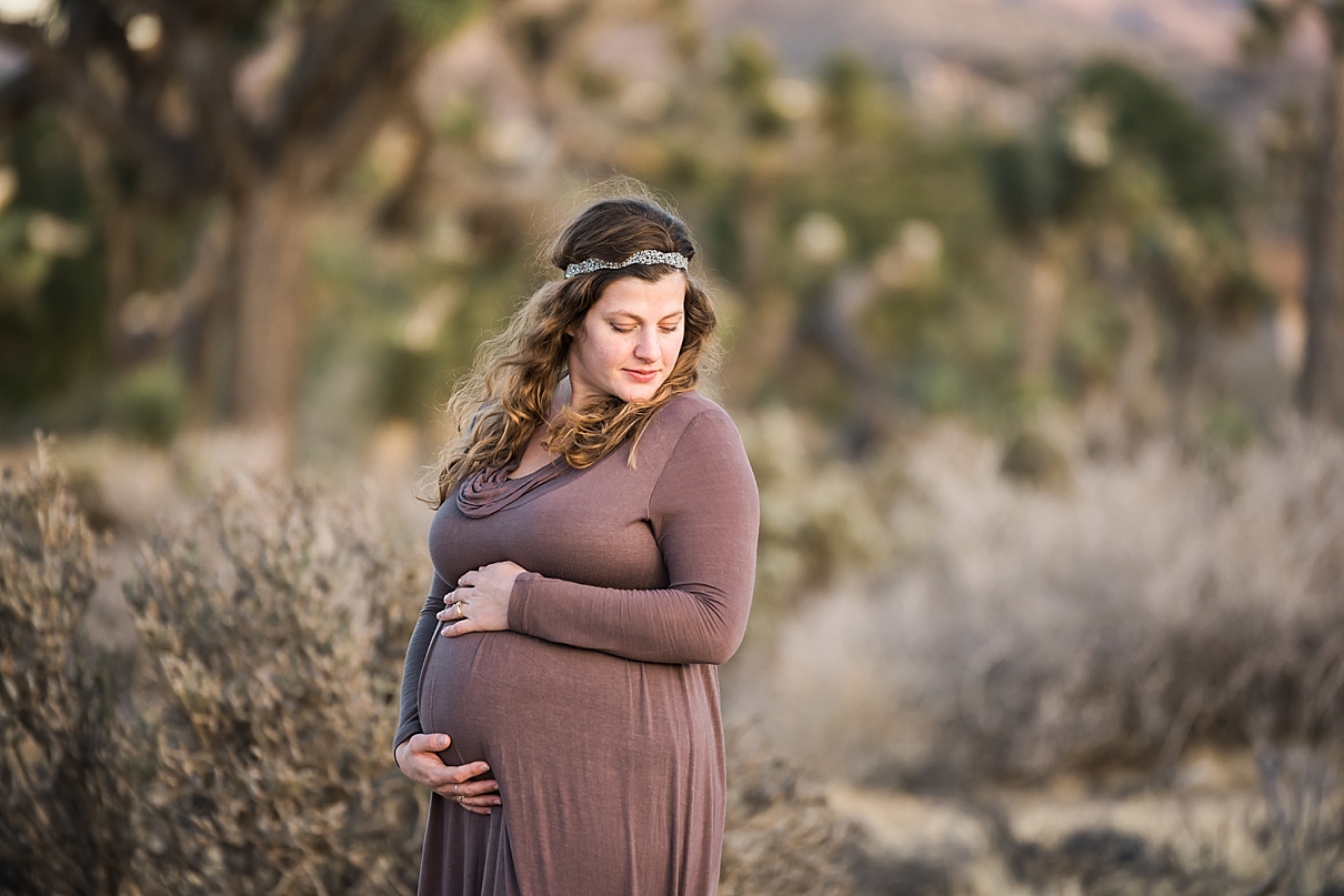 Joshua Tree maternity photos, desert maternity photos, desert pregnancy photos