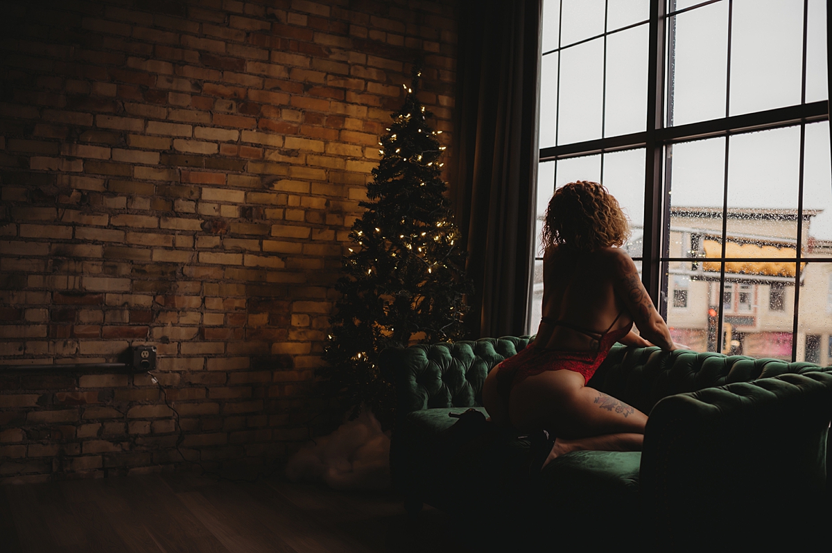 booty poses for boudoir on a sofa