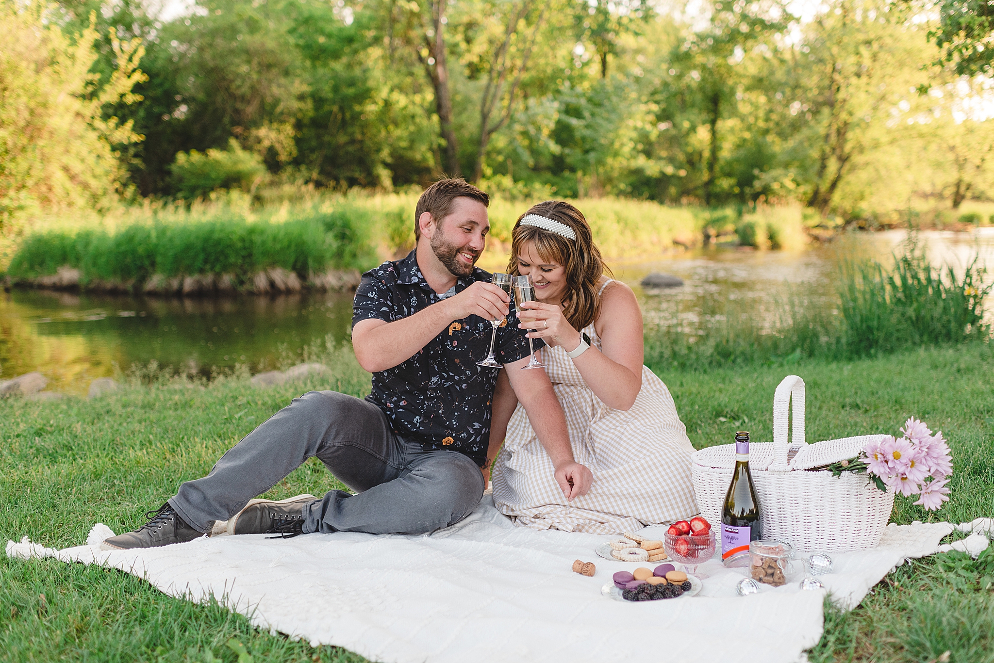 summer picnic engagement session at white river county park in lake geneva