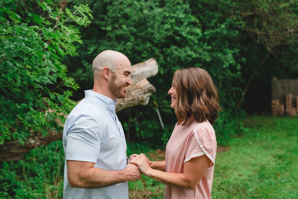backyard family photography session in southeastern wisconsin