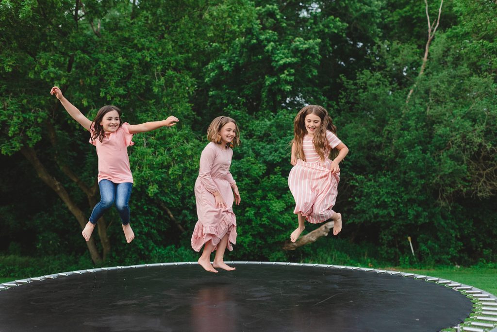 backyard family photography session in southeastern wisconsin