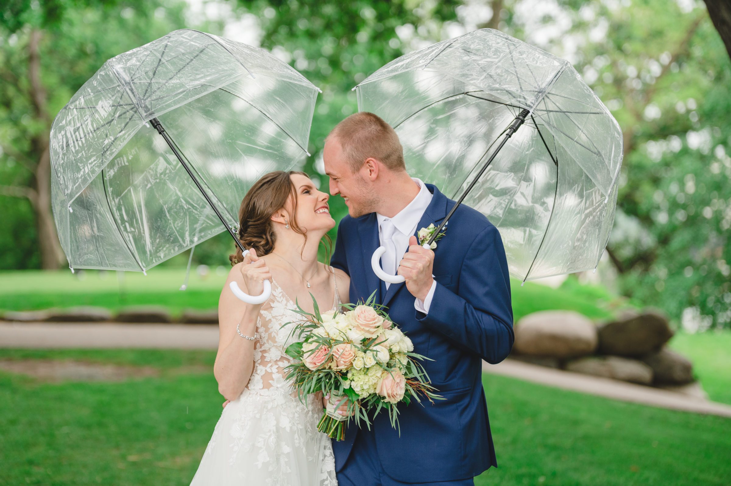 rainy day wedding at blackhawk country club in madison wisconsin