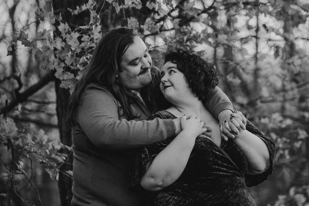 autumn engagement session wisconsin