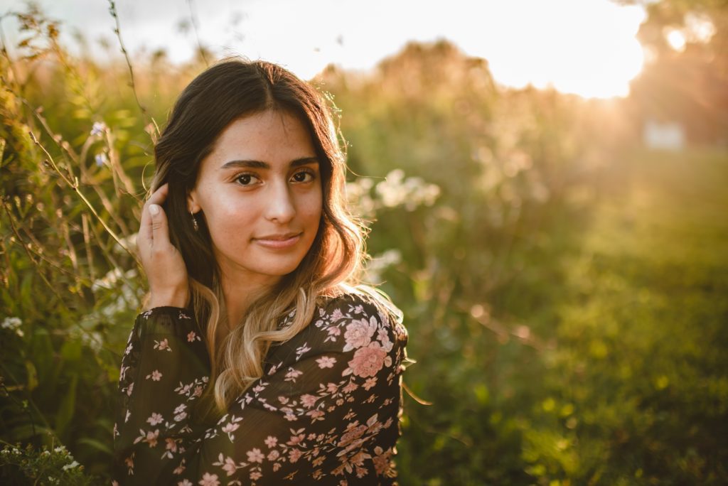 senior photos at white river county park in lake geneva