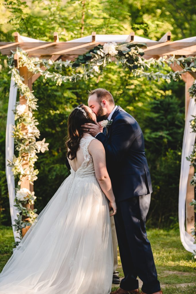 outdoor wedding ceremony at the barn at homestead hollow