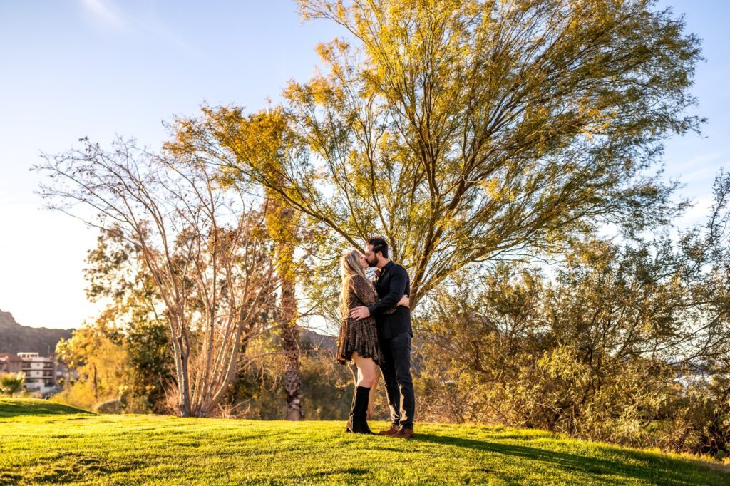 couples photos on a Arizona golf course