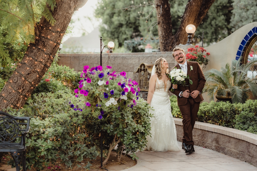wedding photos at the provencal garden at the wright house in mesa arizona