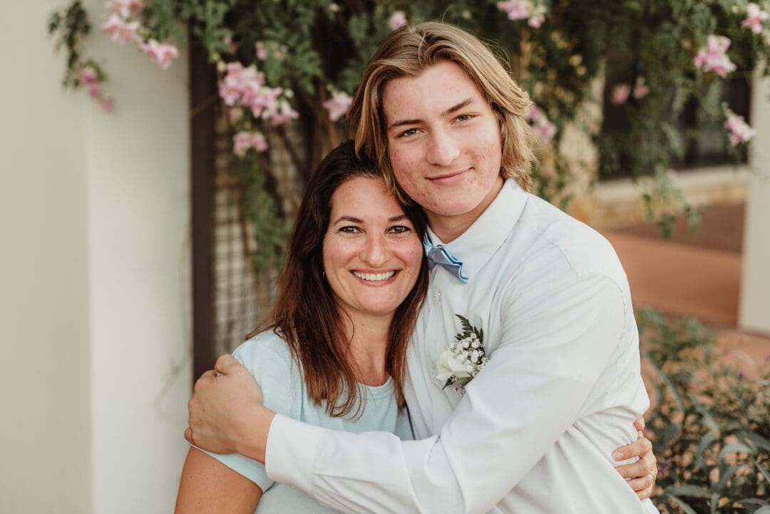photos with parents before high school dance