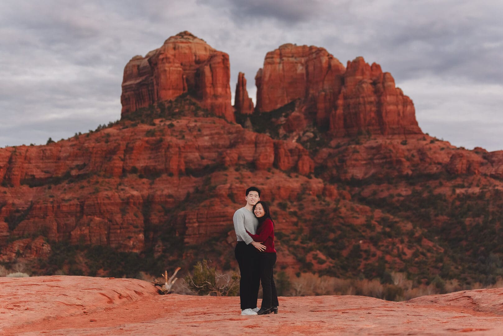 couples photos at secret slick rock in sedona