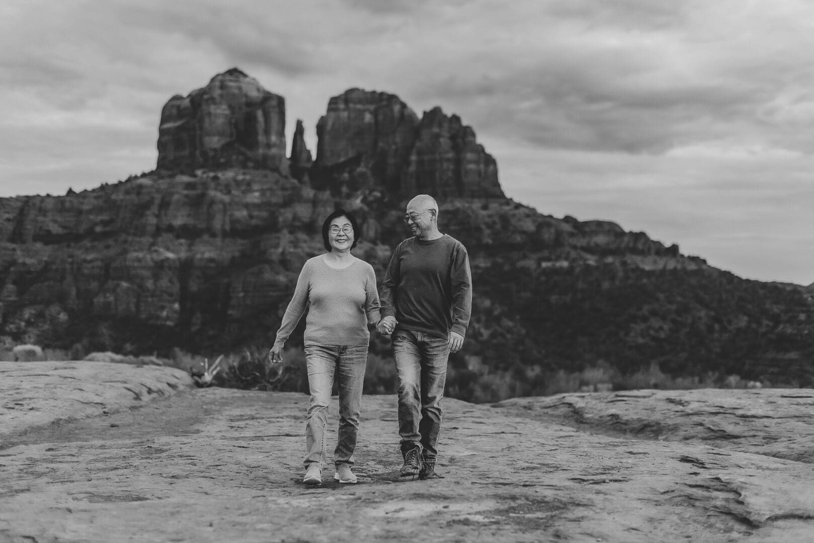 couples photos at secret slick rock in sedona