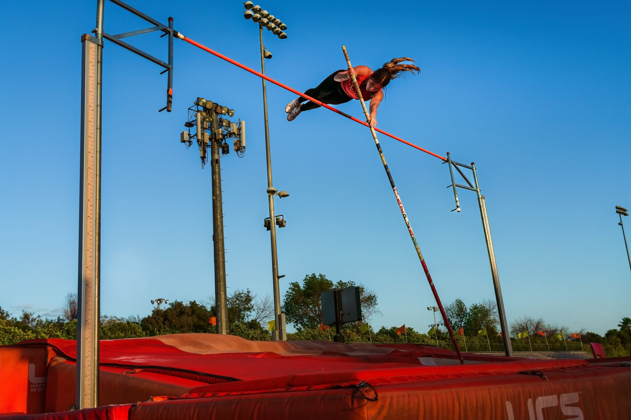 pole vaulter senior photos